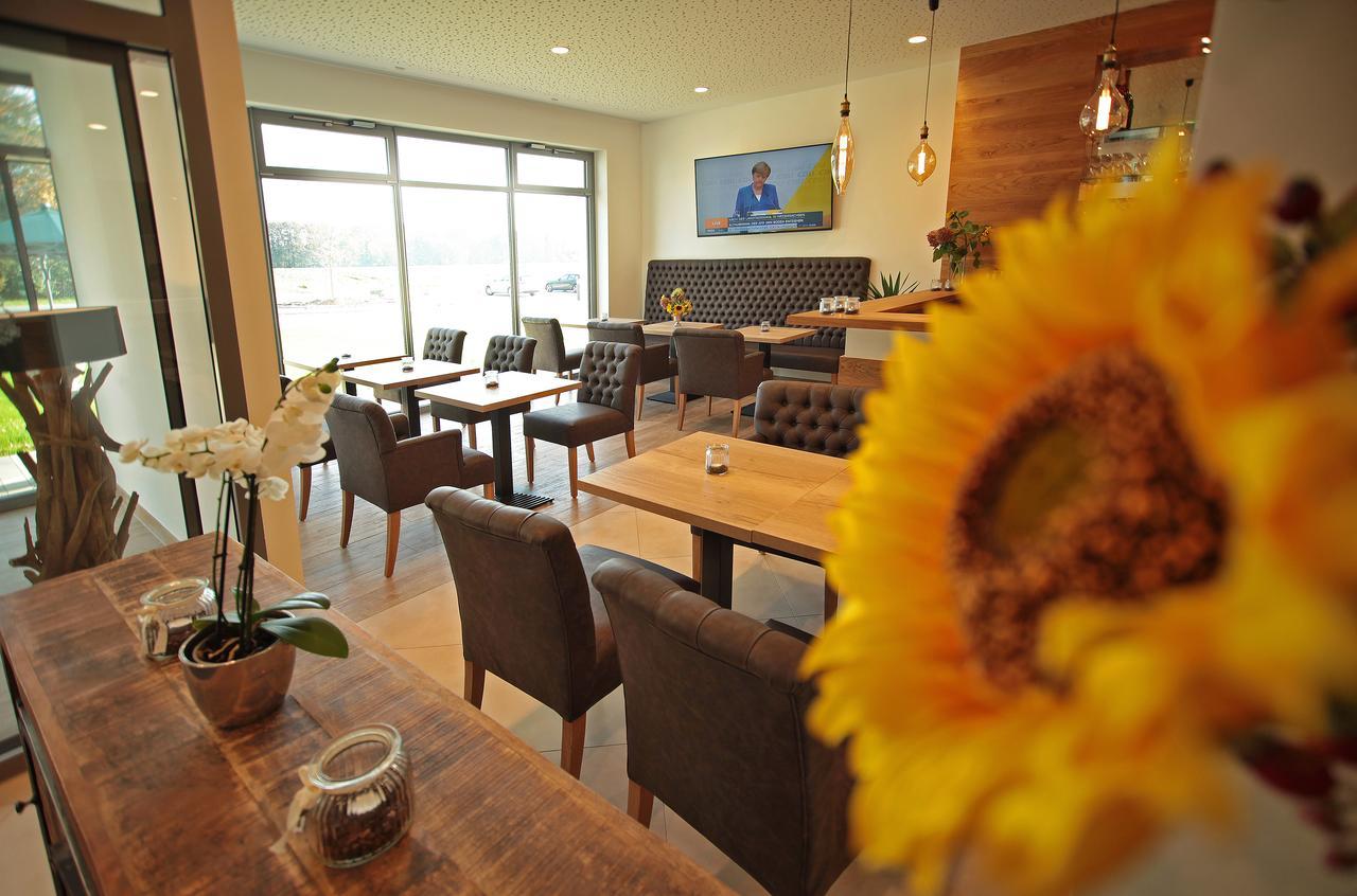 Hotel Weinhaus Moehle 바트왼하우젠 외부 사진