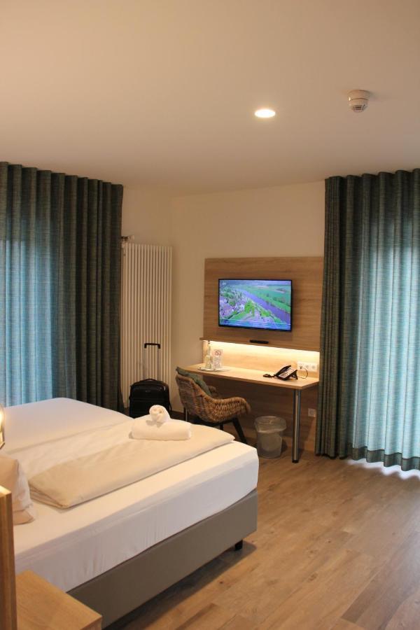 Hotel Weinhaus Moehle 바트왼하우젠 외부 사진