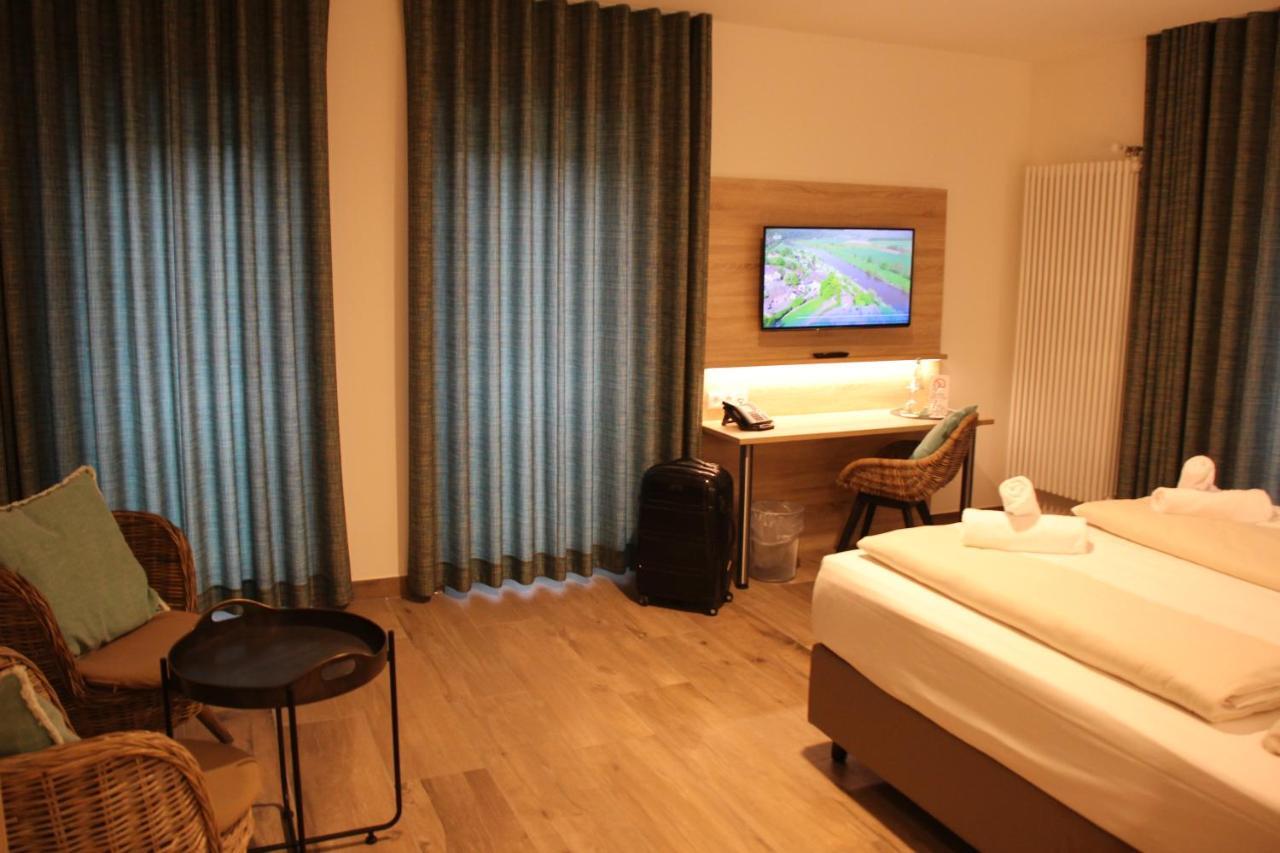 Hotel Weinhaus Moehle 바트왼하우젠 외부 사진